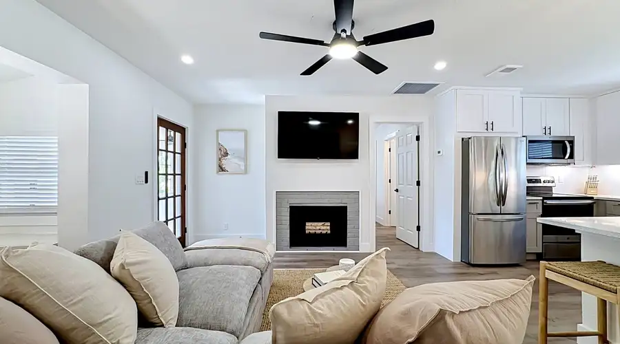 Sunny Englewood Beach Getaway• Minutes From Beach