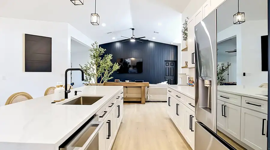 Coastal Retreat • Pool • Minutes from Beach