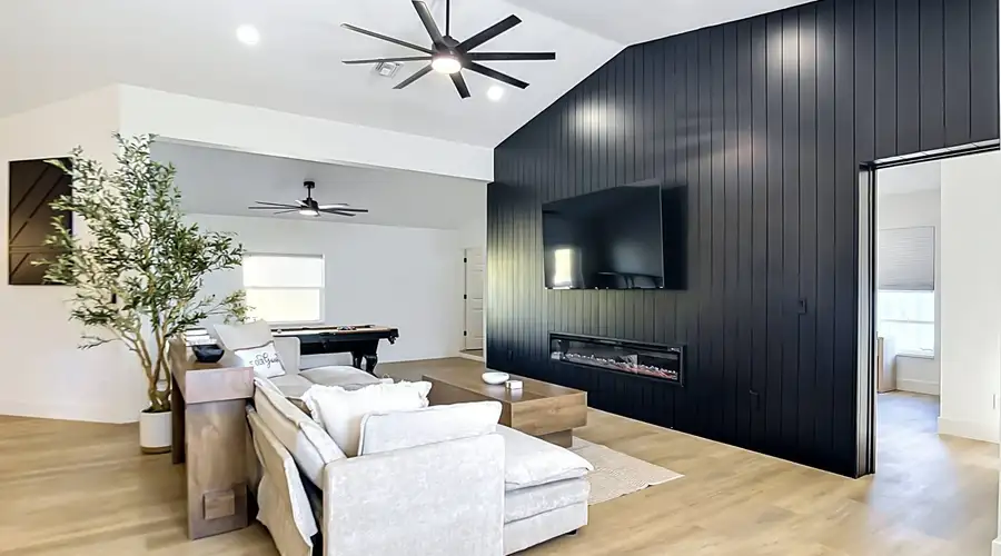 Coastal Retreat • Pool • Minutes from Beach