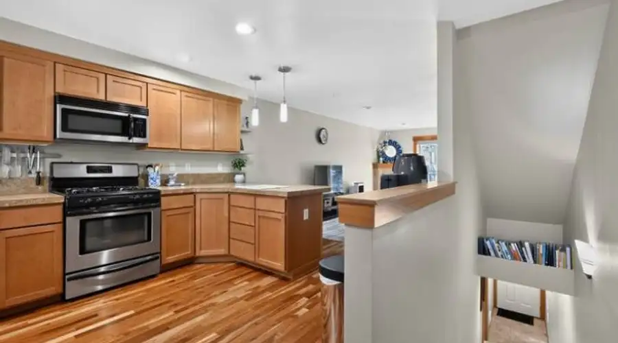 Central SW Seattle Townhome close to DT & SEA
