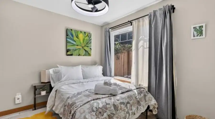 Central SW Seattle Townhome close to DT & SEA