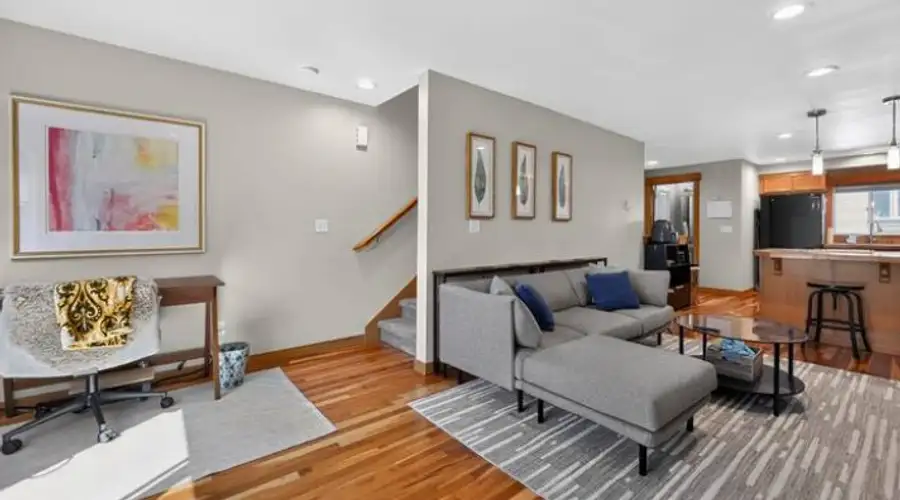 Central SW Seattle Townhome close to DT & SEA