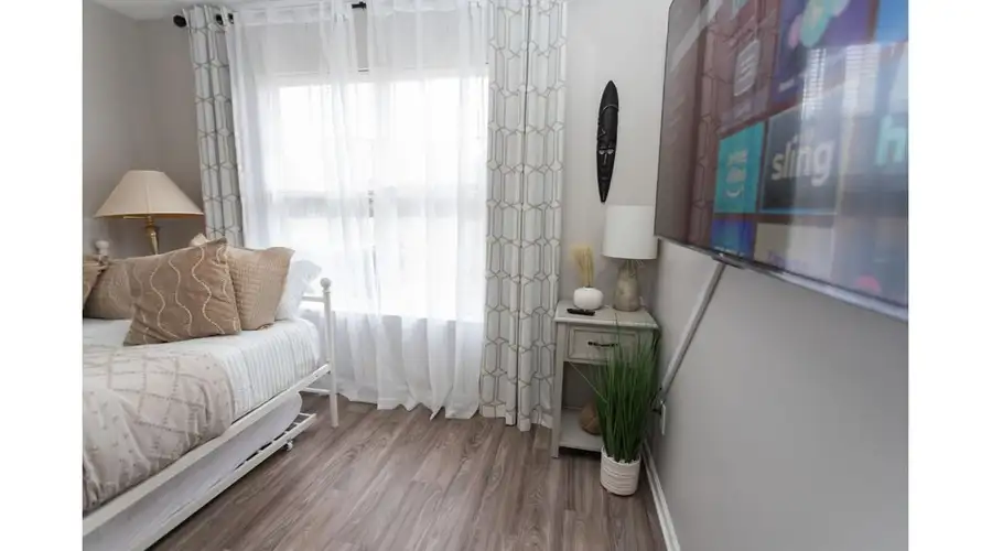 Lux Blush Haven 10 minutes to Uptown Charlotte - 3 Bed 2 Bath SFH