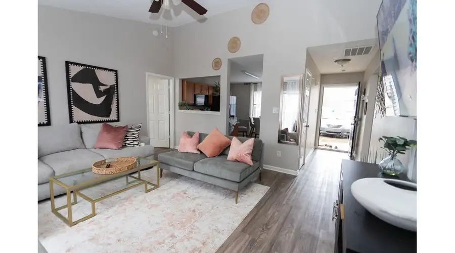 Lux Blush Haven 10 minutes to Uptown Charlotte - 3 Bed 2 Bath SFH
