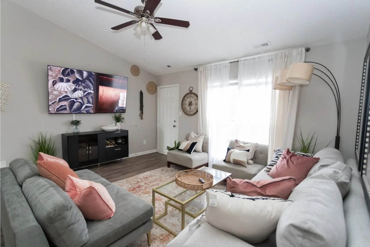 Lux Blush Haven 10 minutes to Uptown Charlotte - 3 Bed 2 Bath SFH