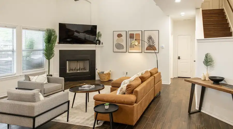 Poolside Paradise | Hot Tub & Patio (5-BD/2.5BA)