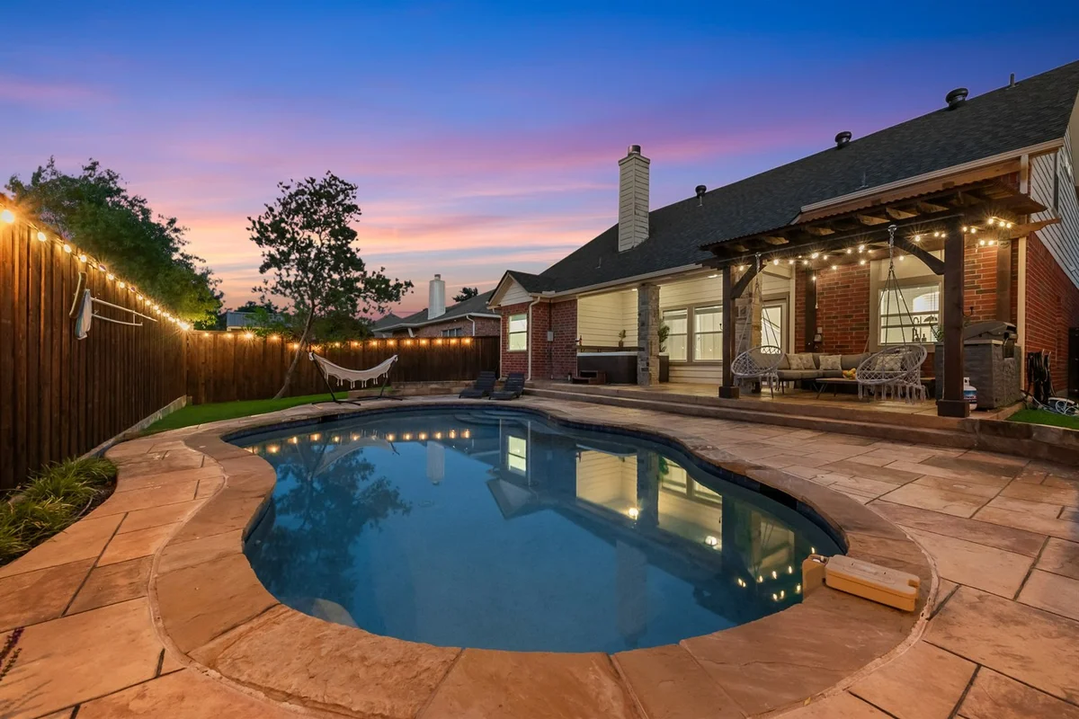 Poolside Paradise | Hot Tub & Patio (5-BD/2.5BA)