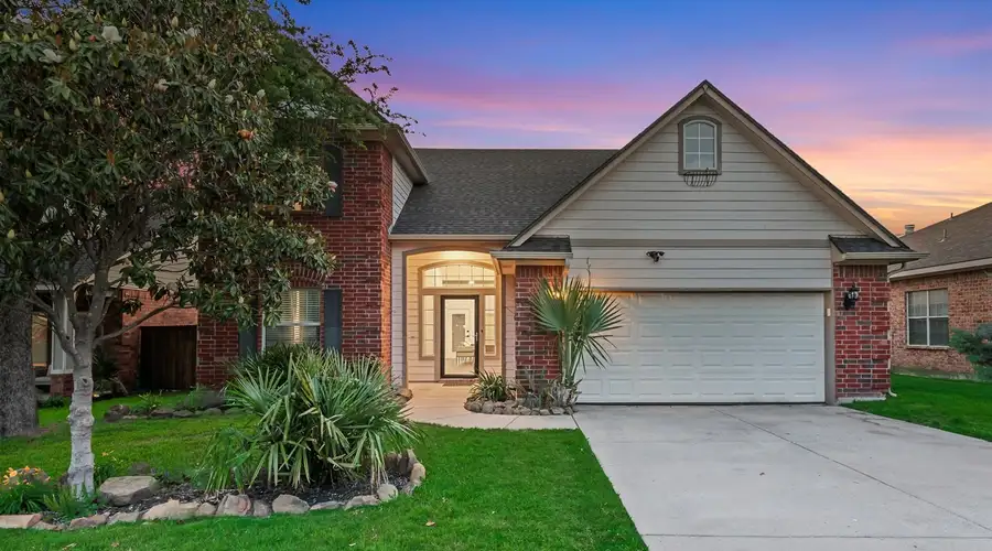 Poolside Paradise | Hot Tub & Patio (5-BD/2.5BA)