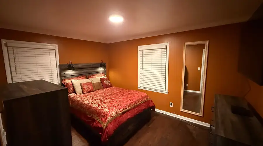Beautiful 3 bedroom home in a beautiful and quiet neighborhood in Detroit