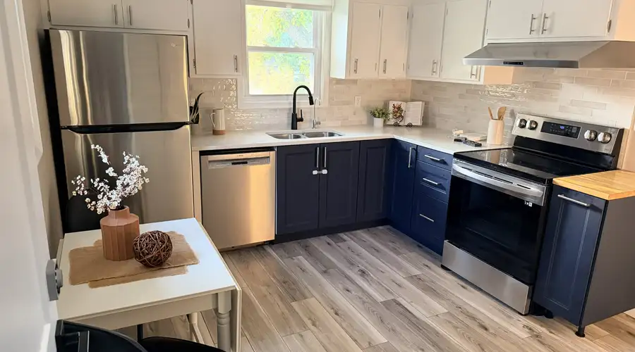 Charming 2 BR + Den, fenced in yard, in SW Minneapolis