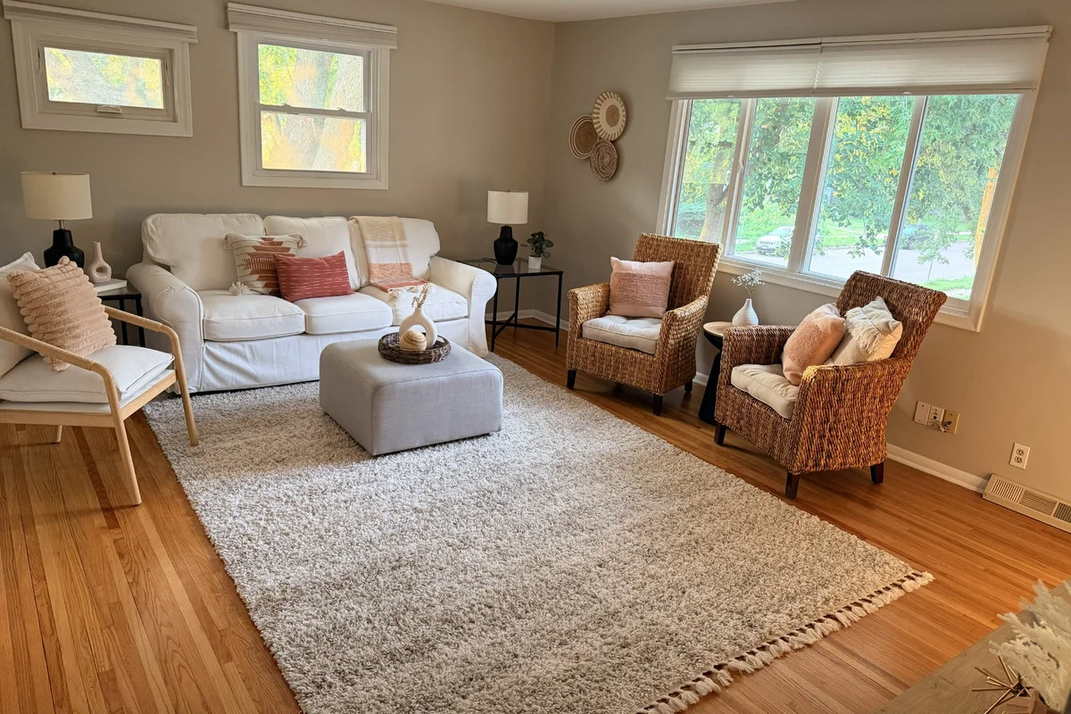 Charming 2 BR + Den, fenced in yard, in SW Minneapolis