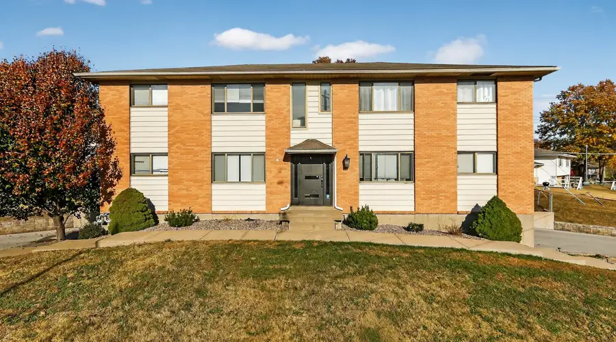 2 King Beds + Private Garage | 30+ Day Stay