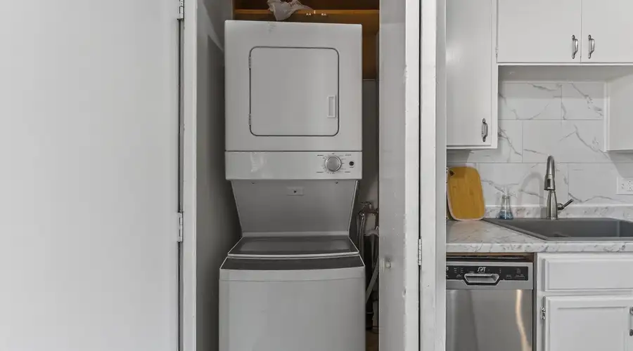 2 King Beds + Private Garage | 30+ Day Stay