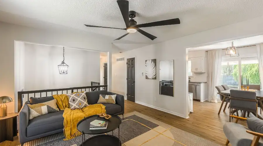 Large 4BR Home, Garage – Short & Long Stay