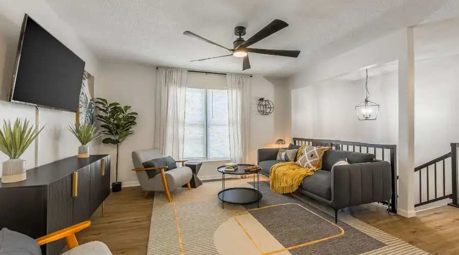 Large 4BR Home, Garage – Short & Long Stay
