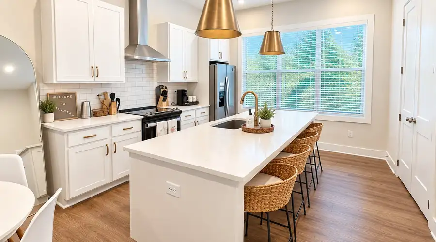 Modern 2BD/2BA Townhome | Chosewood Park/Grant Park Area | 2-Car Garage | Flexible Stays