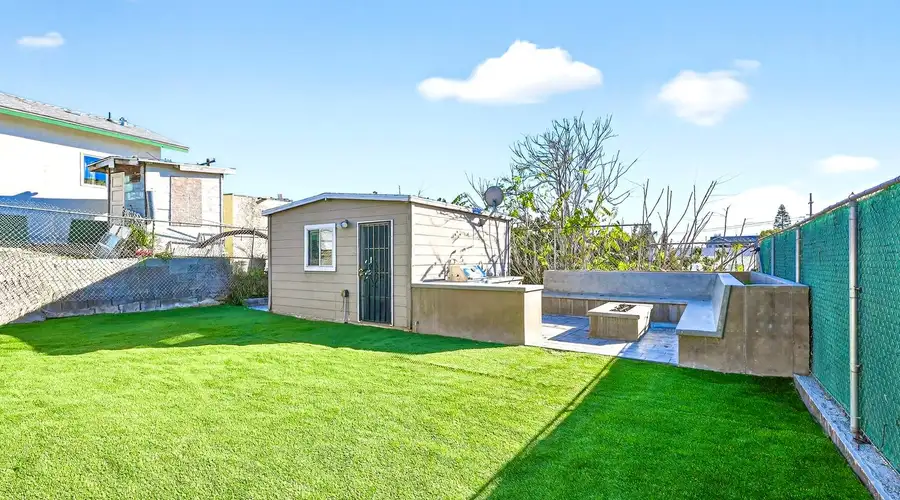 Summer Escape | Fire Pit & Outdoor Kitchen