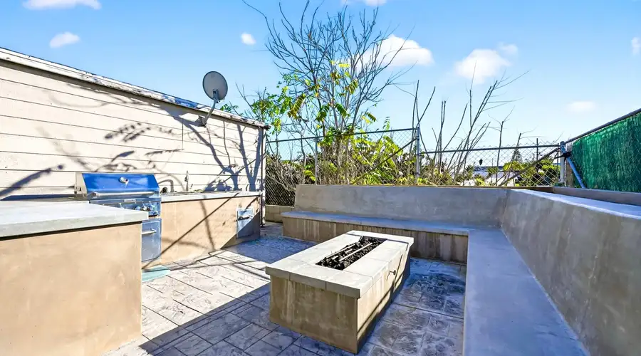 Summer Escape | Fire Pit & Outdoor Kitchen