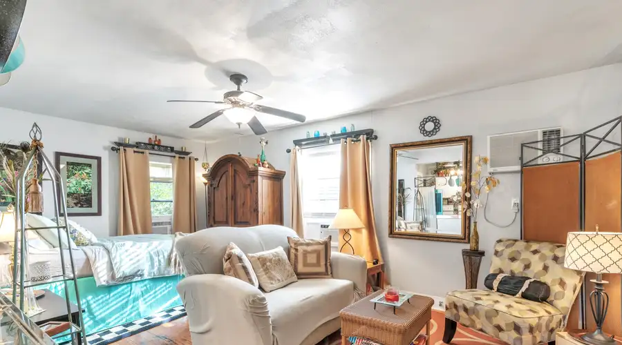 The Cozy Cottage Waxahachie