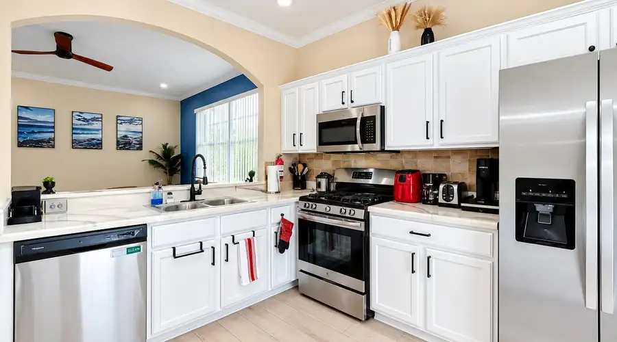 Comfortable, Fully Furnished Home for Work & Extended Stays in Clermont FL.