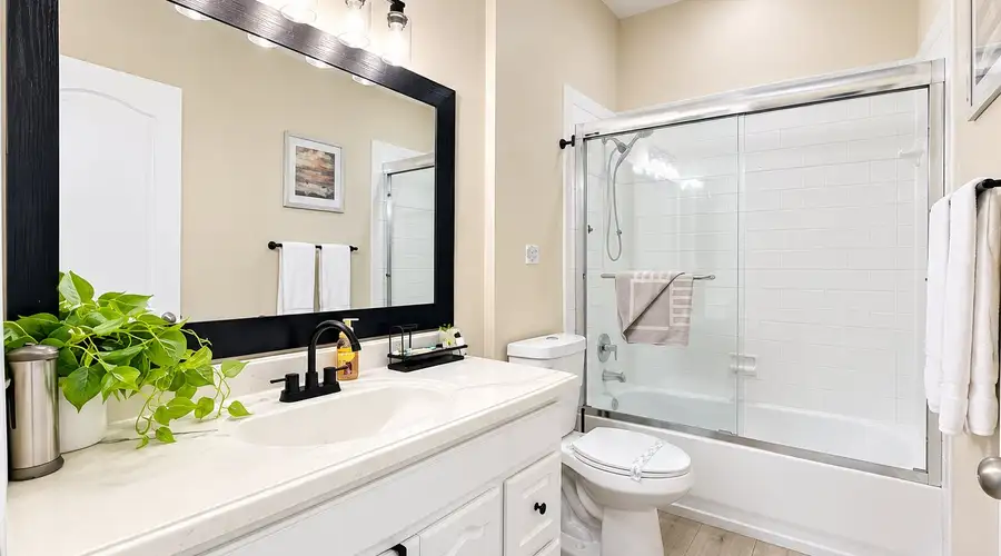 Comfortable, Fully Furnished Home for Work & Extended Stays in Clermont FL.