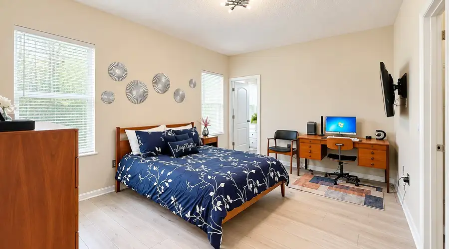 Comfortable, Fully Furnished Home for Work & Extended Stays in Clermont FL.