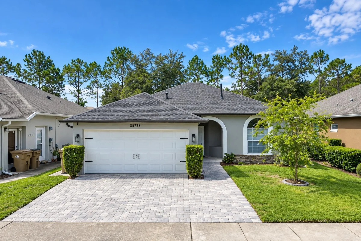 Comfortable, Fully Furnished Home for Work & Extended Stays in Clermont FL.