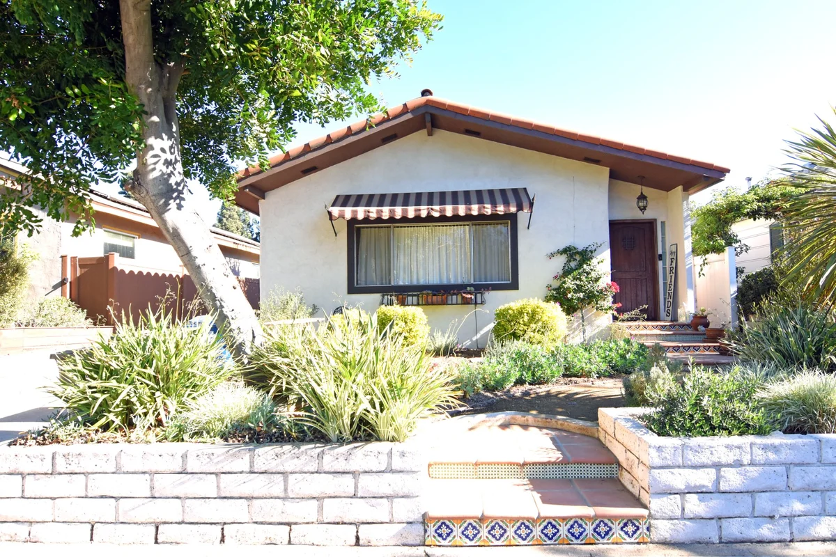 Charming 2bd Spanish Casita Home with Piano Atwater Village
