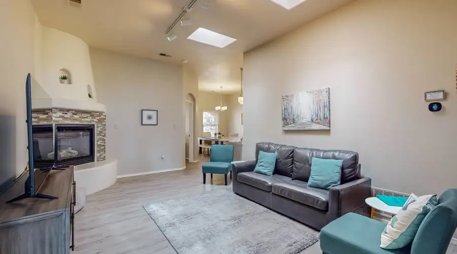 Cozy modern home in Rio Rancho, New Mexico