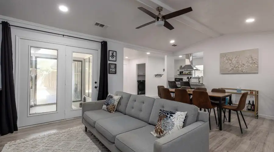 Spacious Updated 4-Bed Home in Irving!