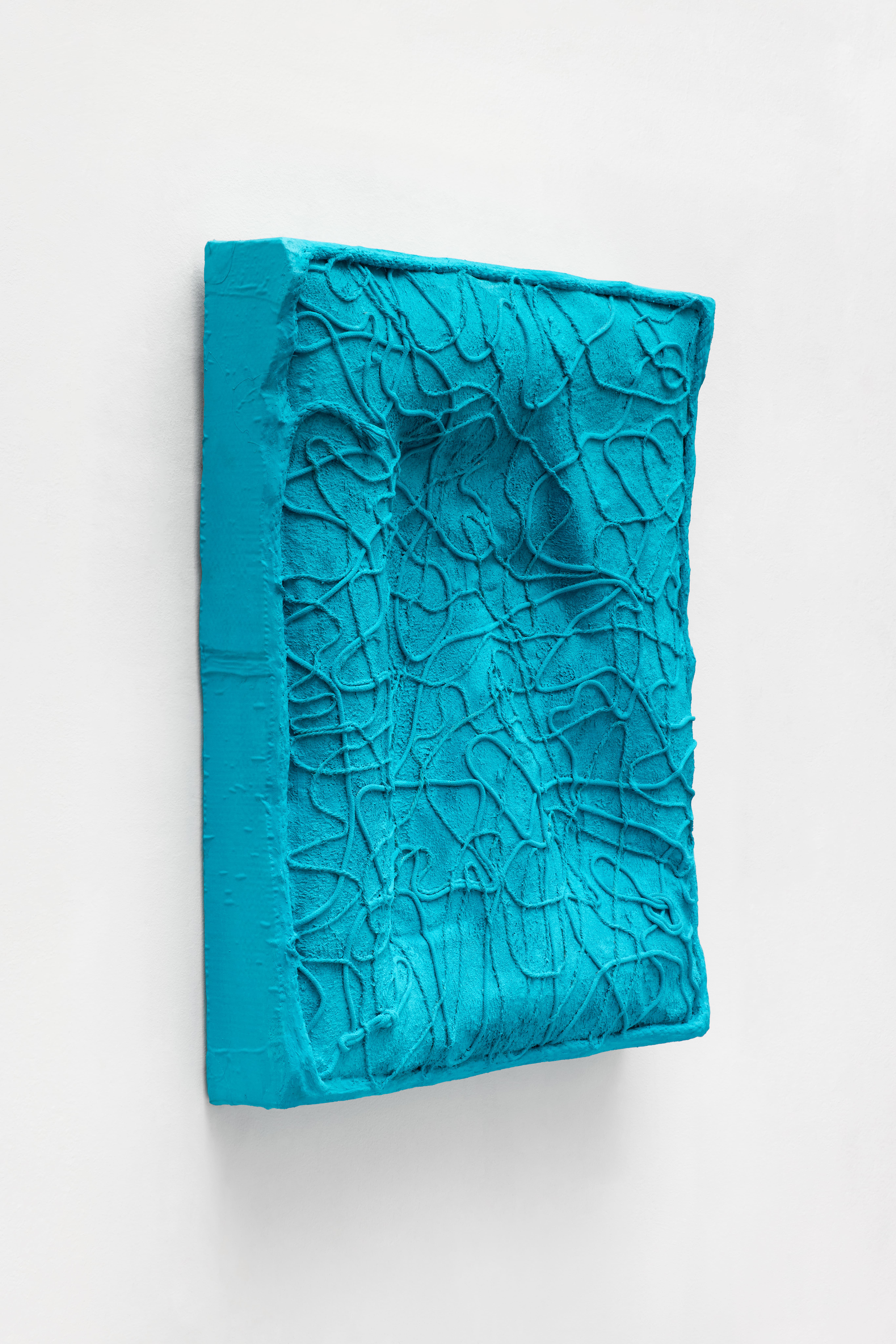 Aperto de Sombra (Grip of Shadow) 2025 cardboard, wood, polystyrene, fabric, glue, string, pigment 98 x 78 x 18 cm