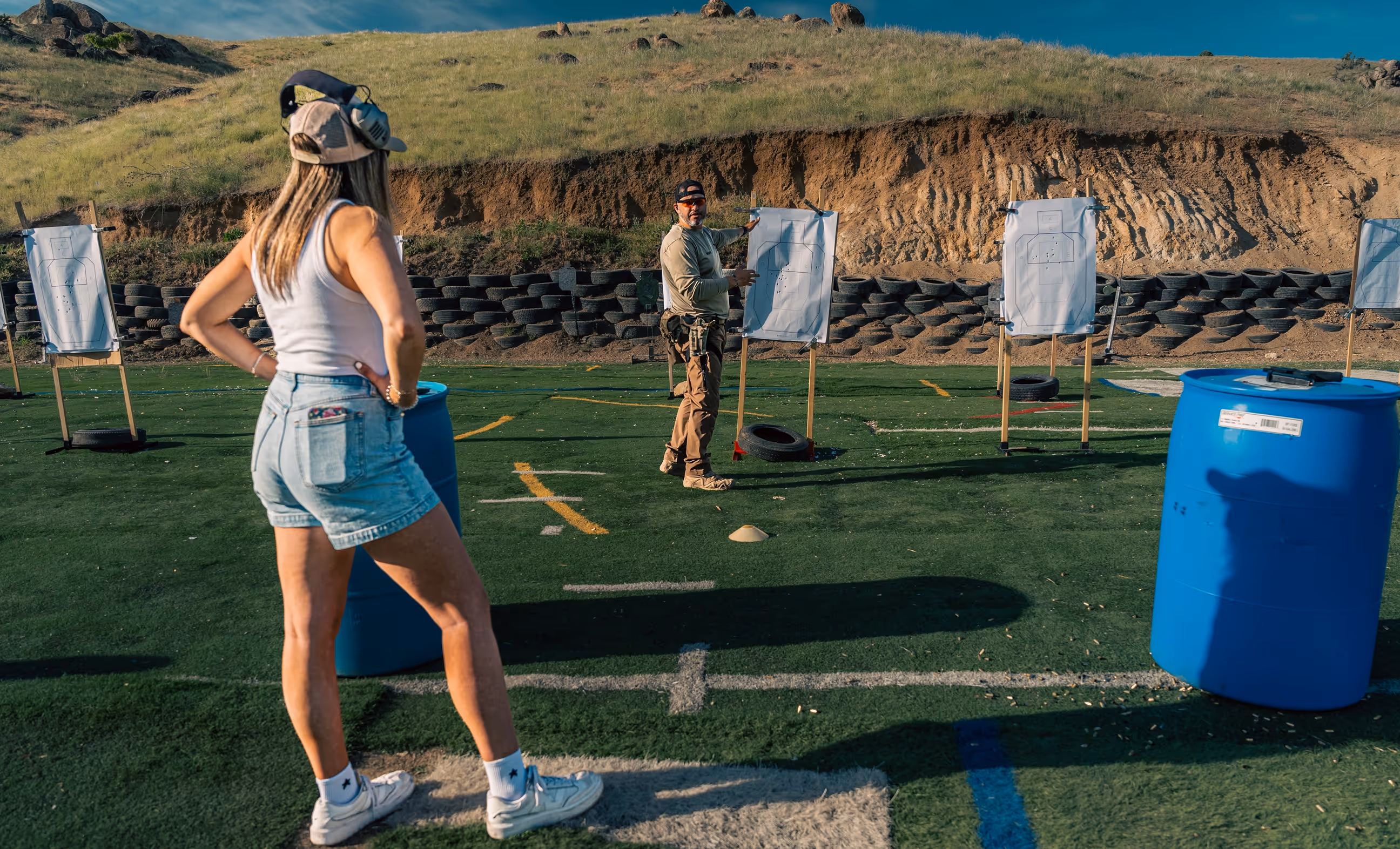 Founder and Special Operations veteran Nate Castillo instructs a private group of local women at Valiance’s private training facility in the Boise, Idaho foothills, guiding students through target analysis and shooting fundamentals.