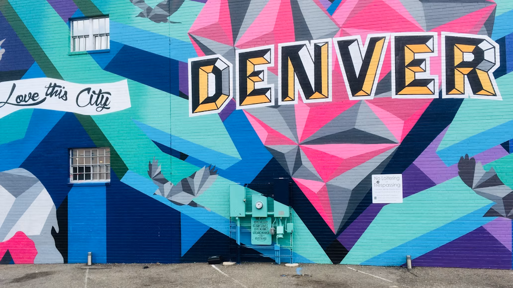 7 Denver Bus Tours That Keep the Whole Family Grinning