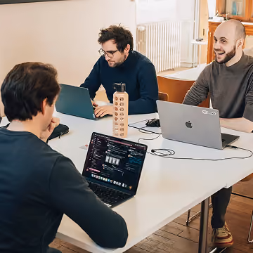 Des membres de l’équipe Tech Zenior en réunion