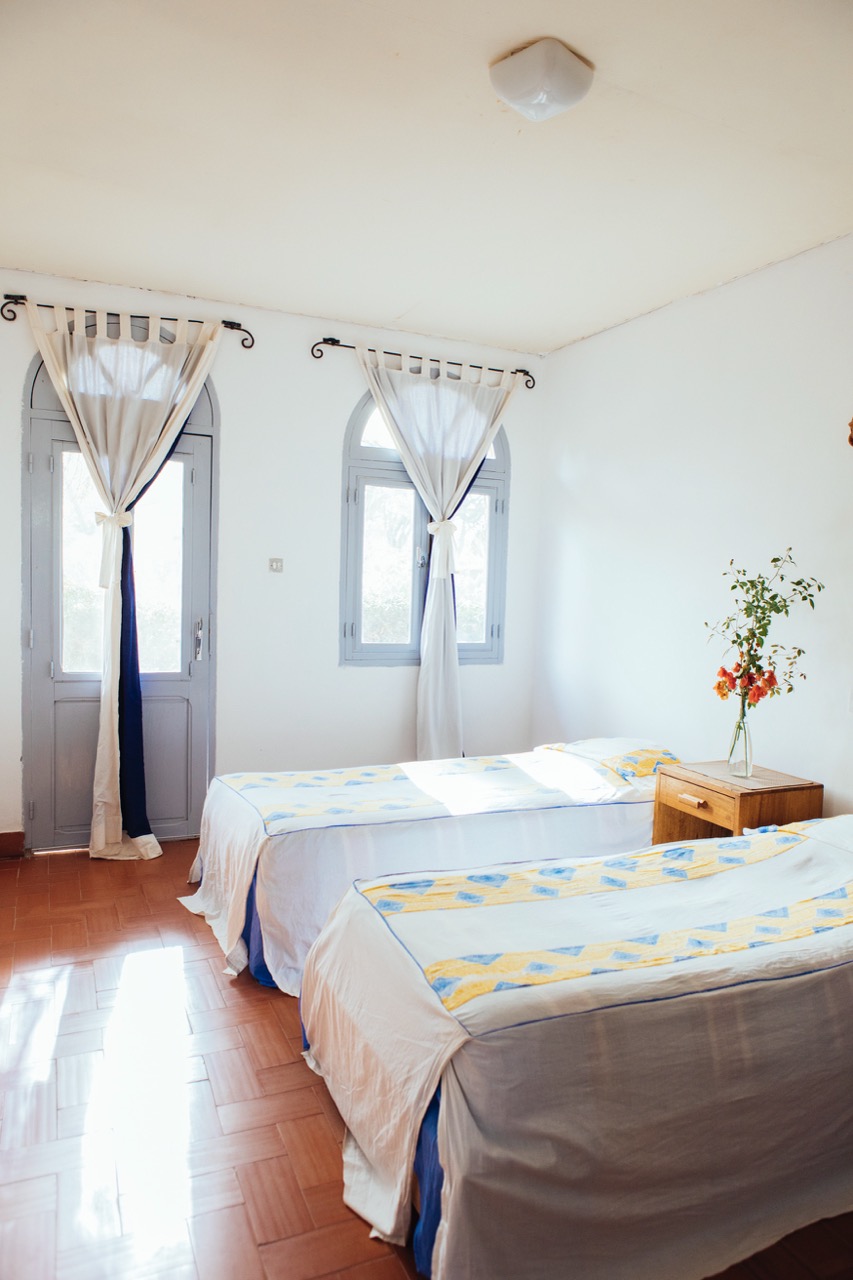 Chambre standard côté piscine — Ranch de Bango