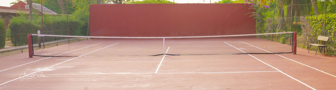 Appartement côté tennis — vue extérieure, Ranch de Bango