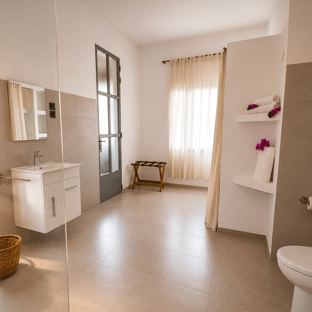 Salle de bain de la Suite Gandiol, Ranch de Bango