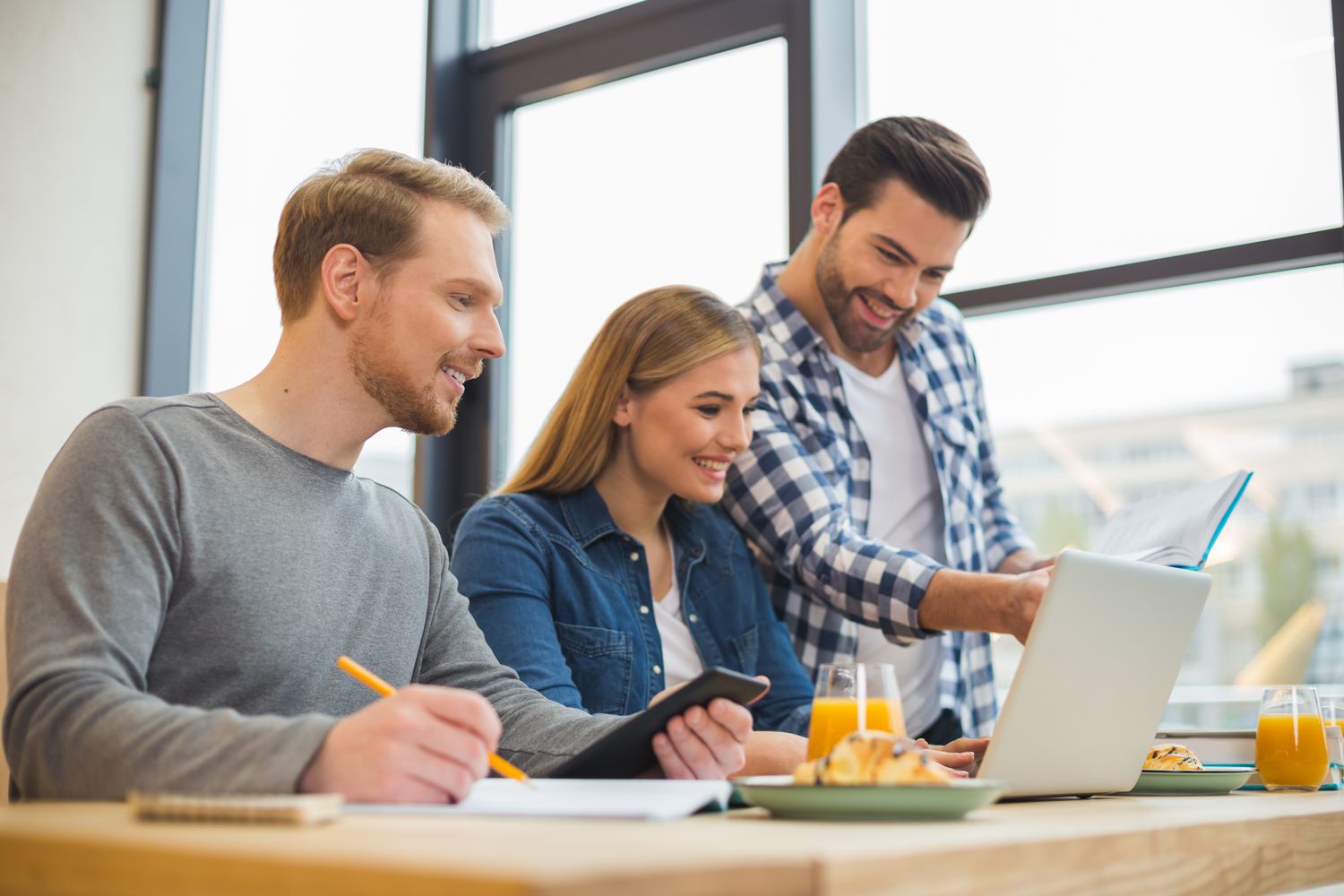 The Layoffs Aren't Slowing Down. Neither Should Your Headcount Plan.