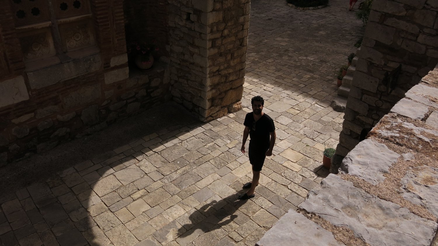 IDSVA student seeking points of resistance. Photo by Gabriel Reed.