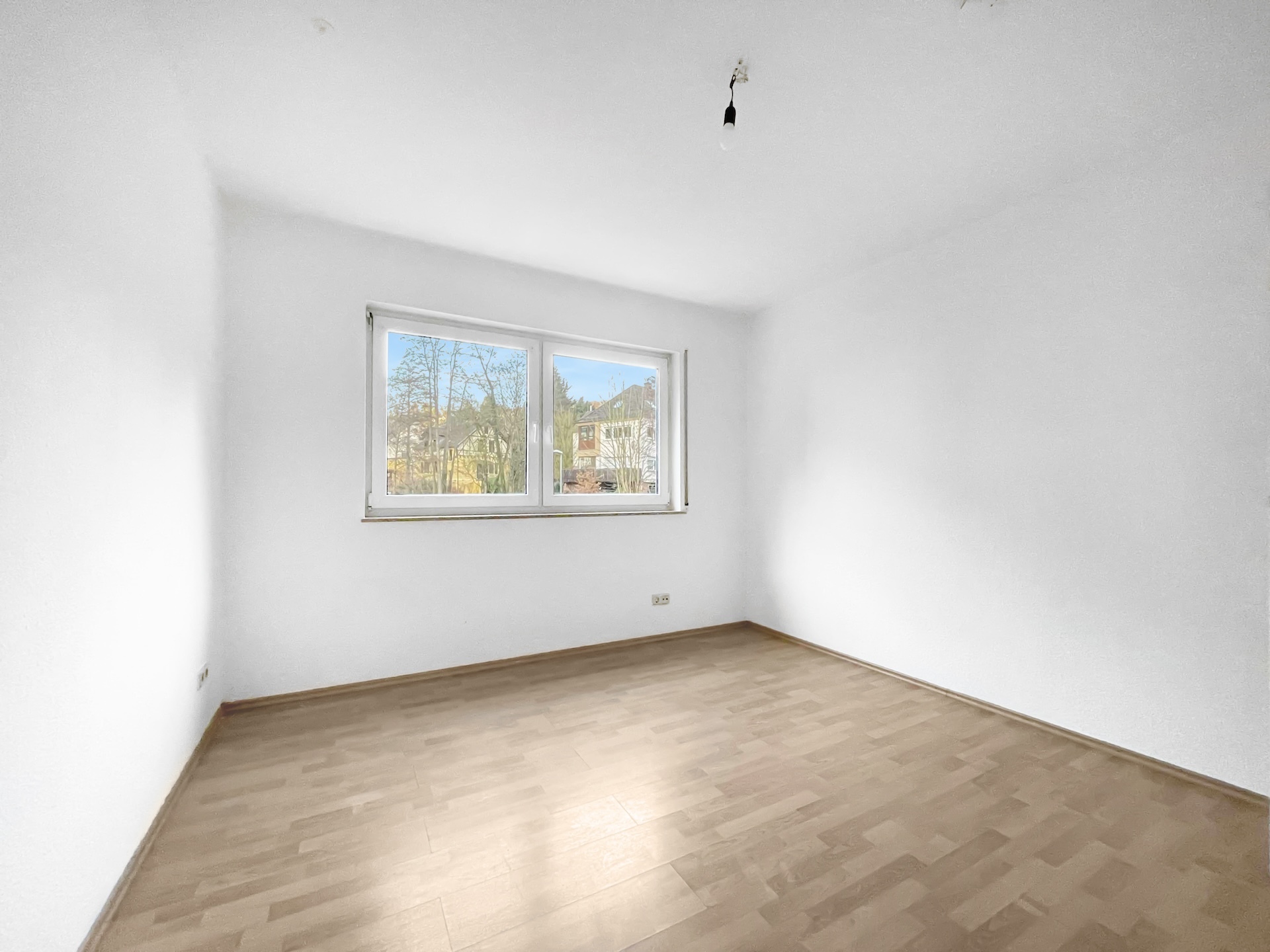 TRAUMLAGE TAUNUS - schicke 3-Zimmer-Wohnung mit Balkon und Garten in Eppstein