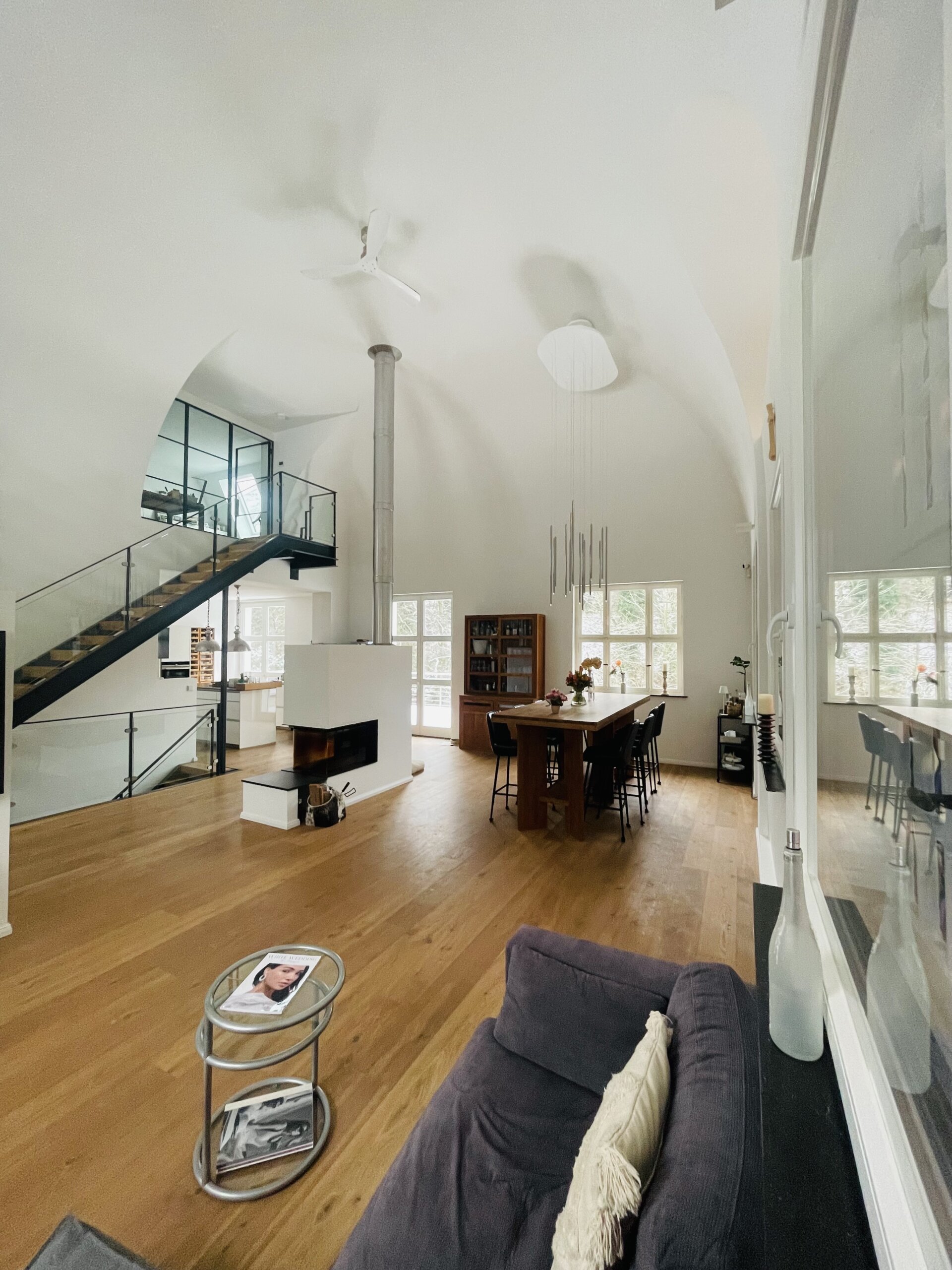 Wohn.-Essbereich mit Ansicht auf die Kuppel