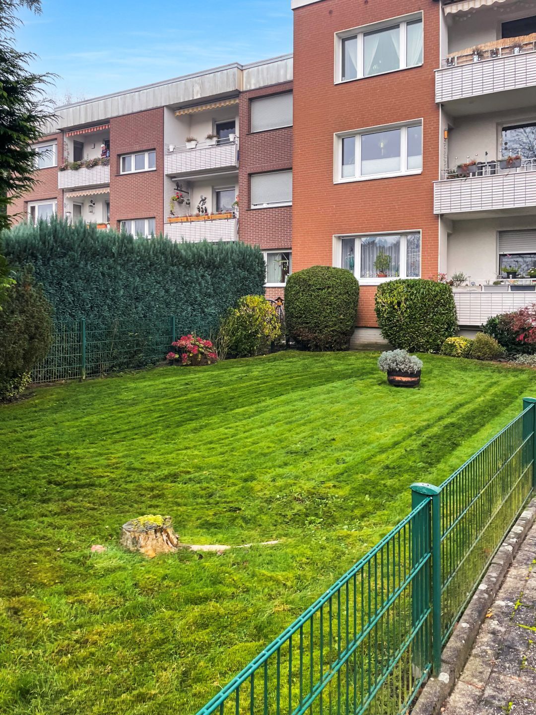 Starke Lage in Hünxe – stabile Nachfrage, solide Investition vermietete 3-Zimmer-Wohnung mit Loggia