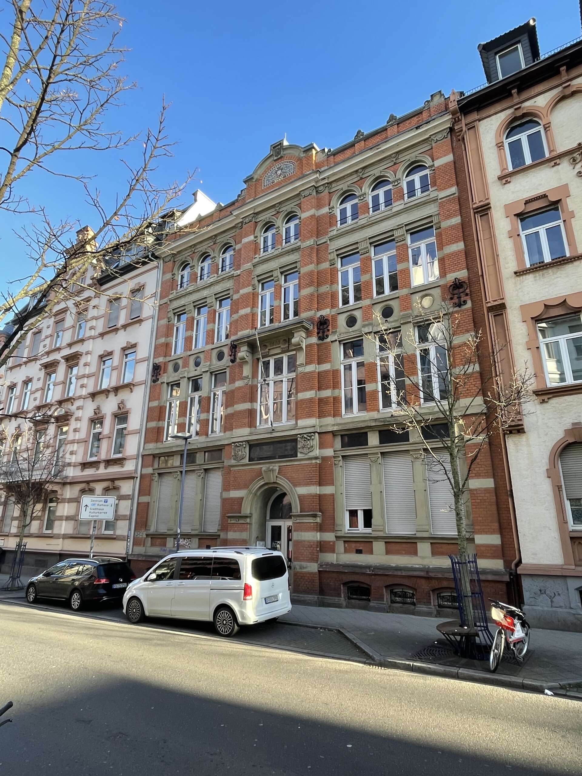 Charakter trifft Cashflow – attraktives Bürogebäude als Investmentchance im Herzen Offenbachs