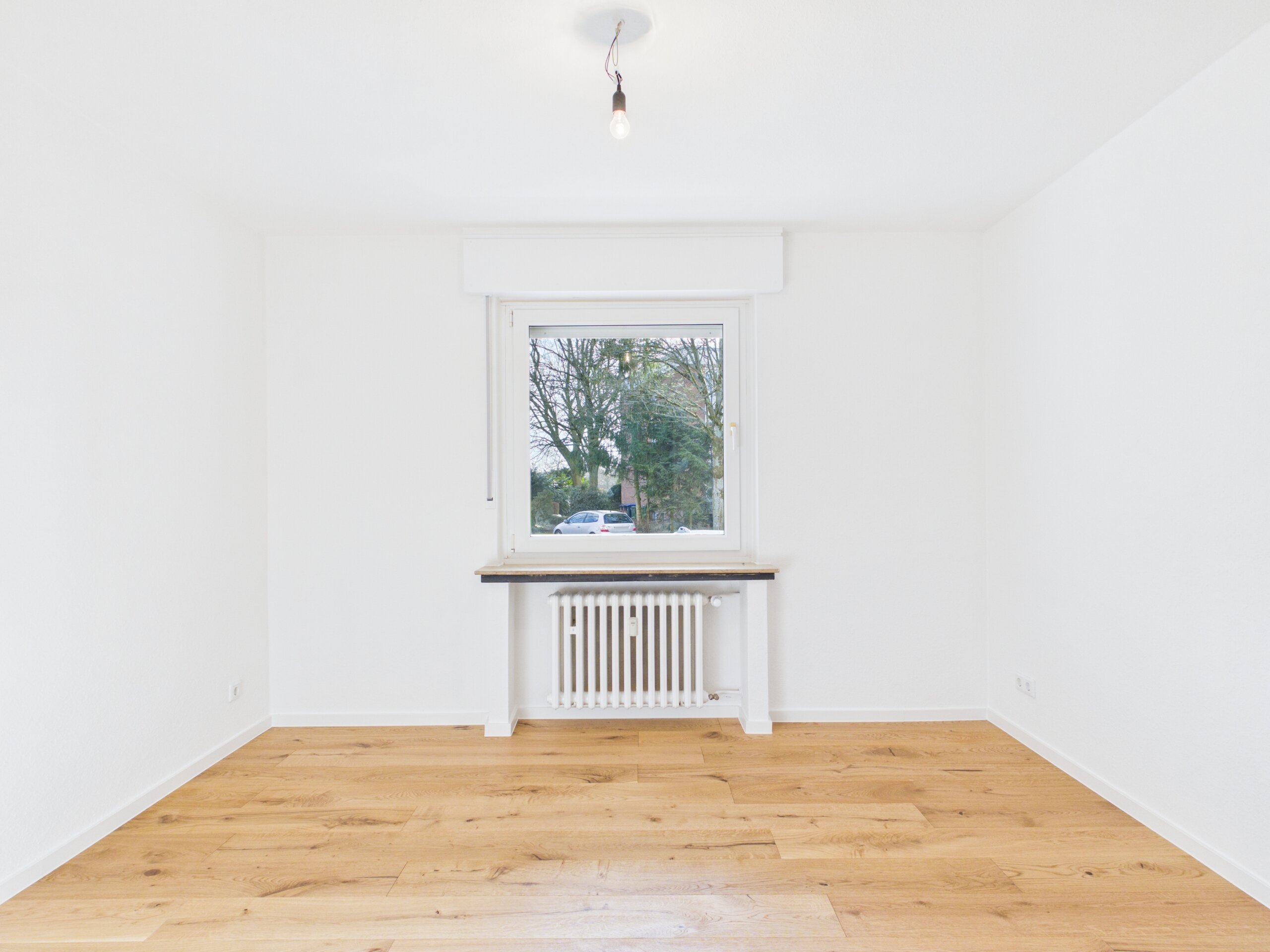 Starke Lage - Ihr neues Zuhause in Hünxe – sanierte 3-Zimmer-Wohnung mit Balkon und separatem Garten