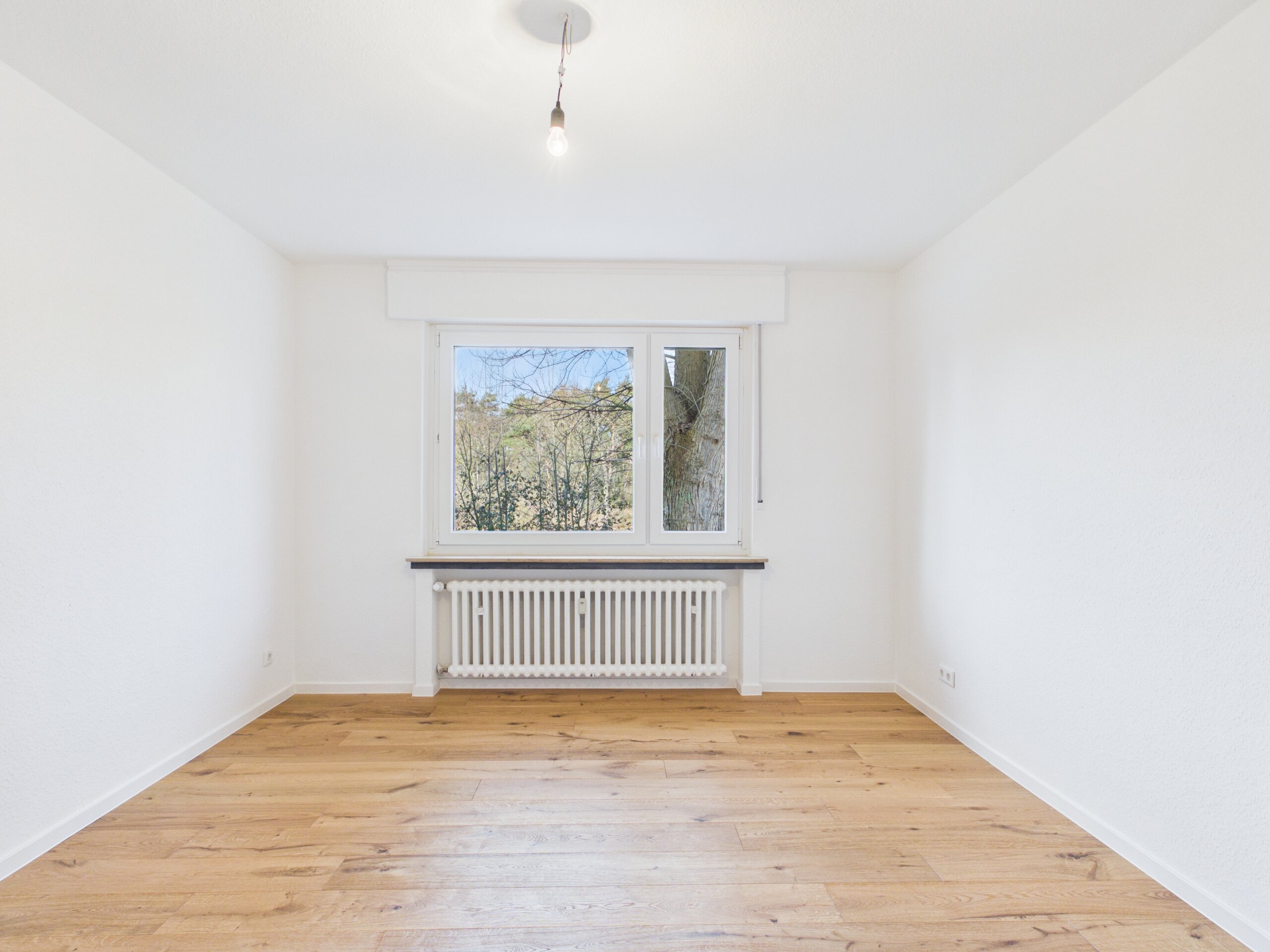 Starke Lage - Ihr neues Zuhause in Hünxe – sanierte 3-Zimmer-Wohnung mit Balkon und separatem Garten