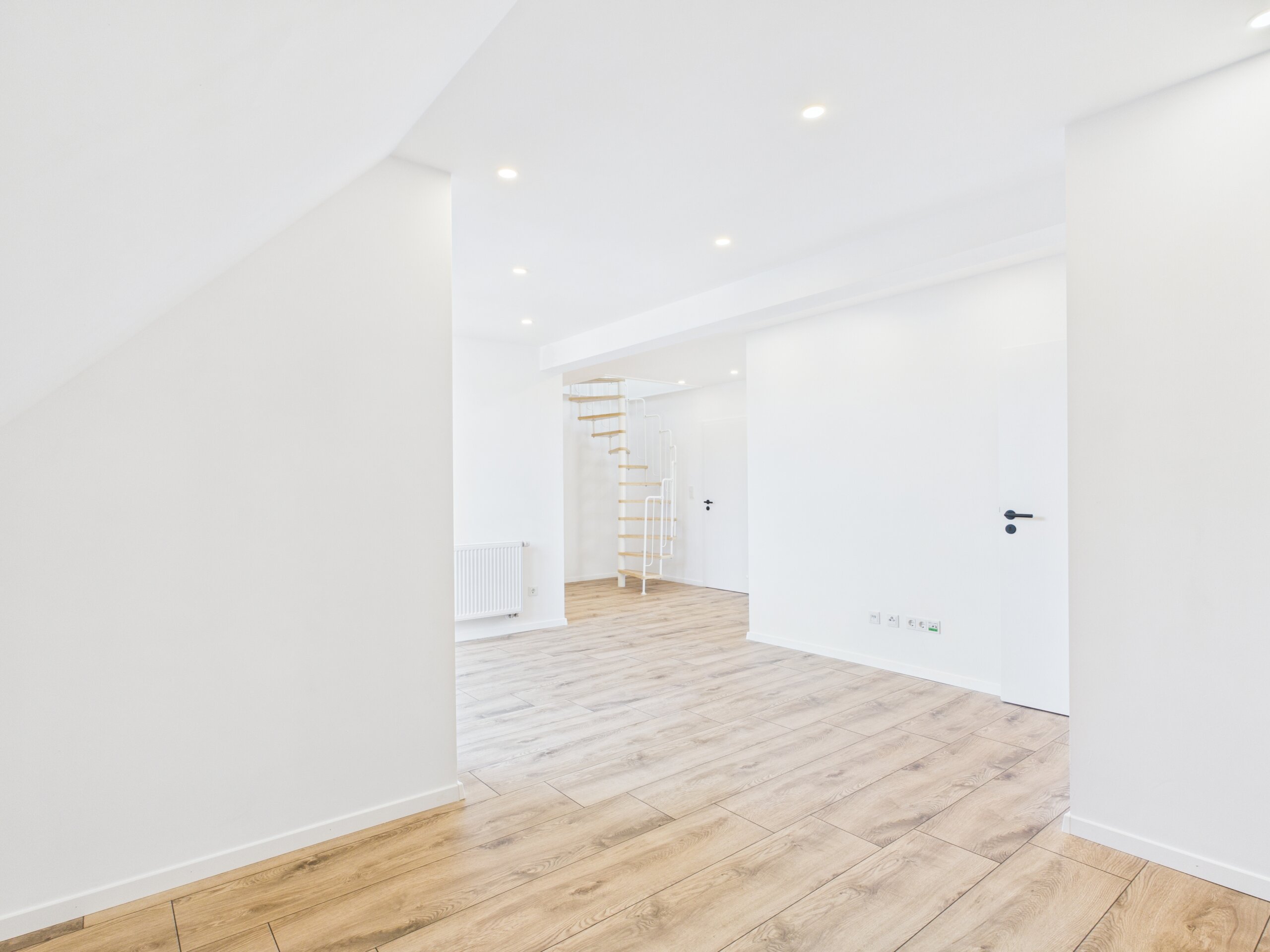 Lichtdurchflutet &amp; modern - Dachgeschosswohnung mit Loggia und Spitzboden in Essen-Altenessen