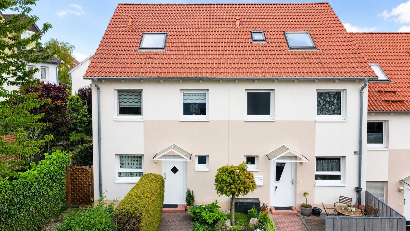 Energieeffizientes Reihenendhaus mit Garten und flexiblem Raumkonzept in Hofheim-Diedenbergen