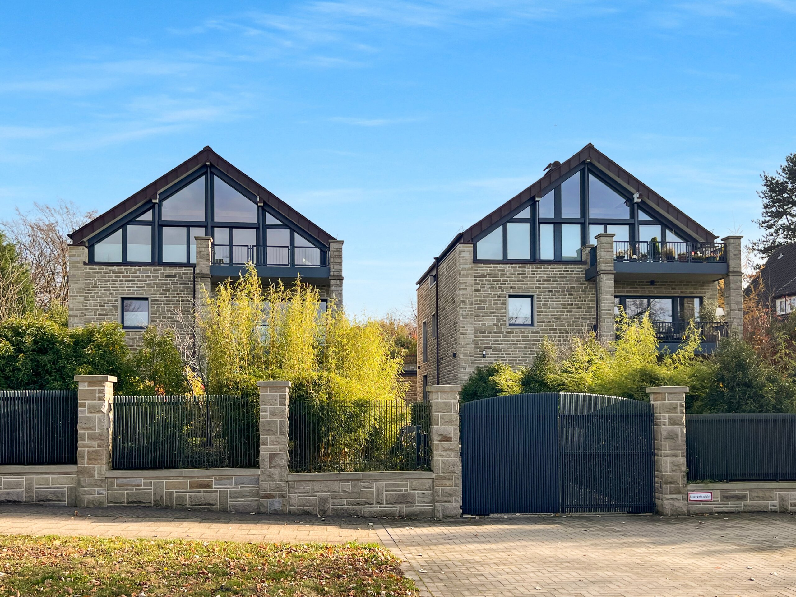 Luxuriöse 3-Zi.-EG-Wohnung mit Terrasse, eigenem Garten und Tiefgarage in Essen-Bredeney