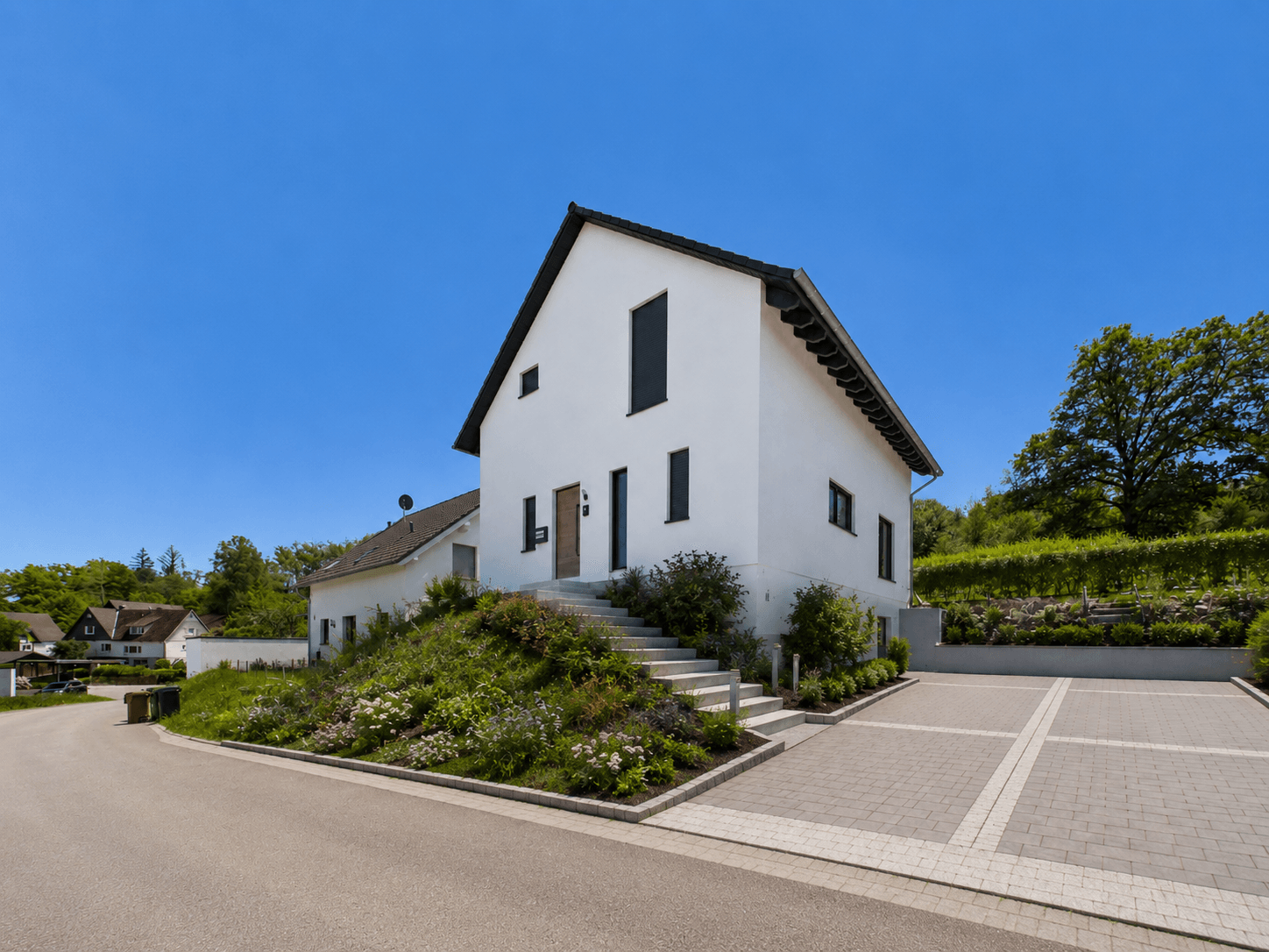 Modernes KfW-55-Einfamilienhaus mit Süd-Garten und Effizienzklasse A+ in Oberwiehl
