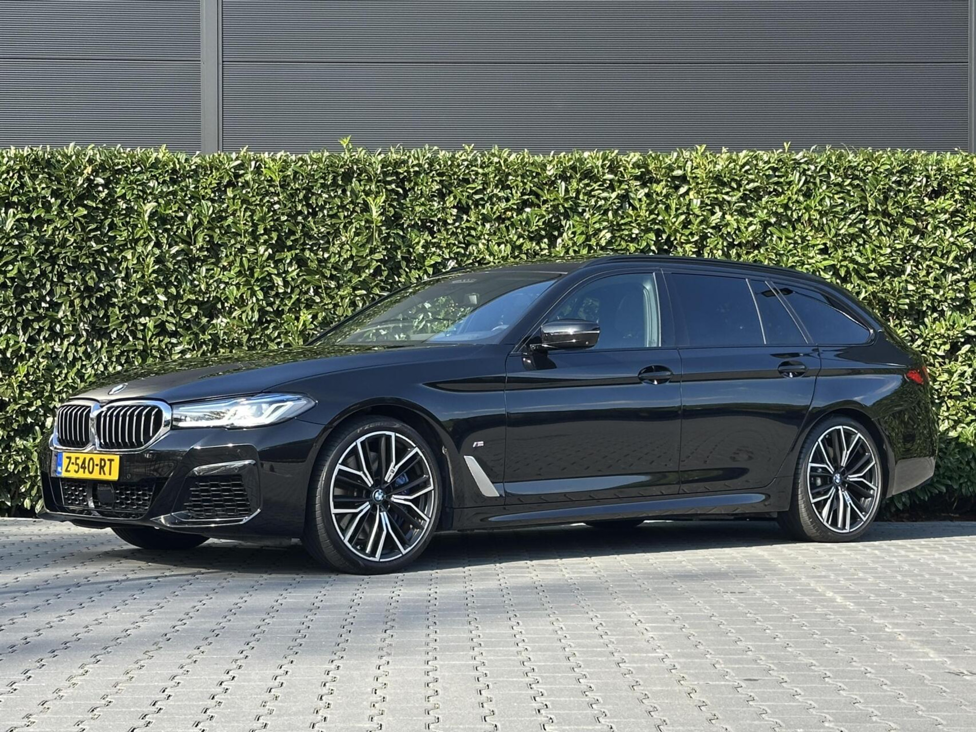BMW 5-serie Touring 540i xDrive High Executive Edition